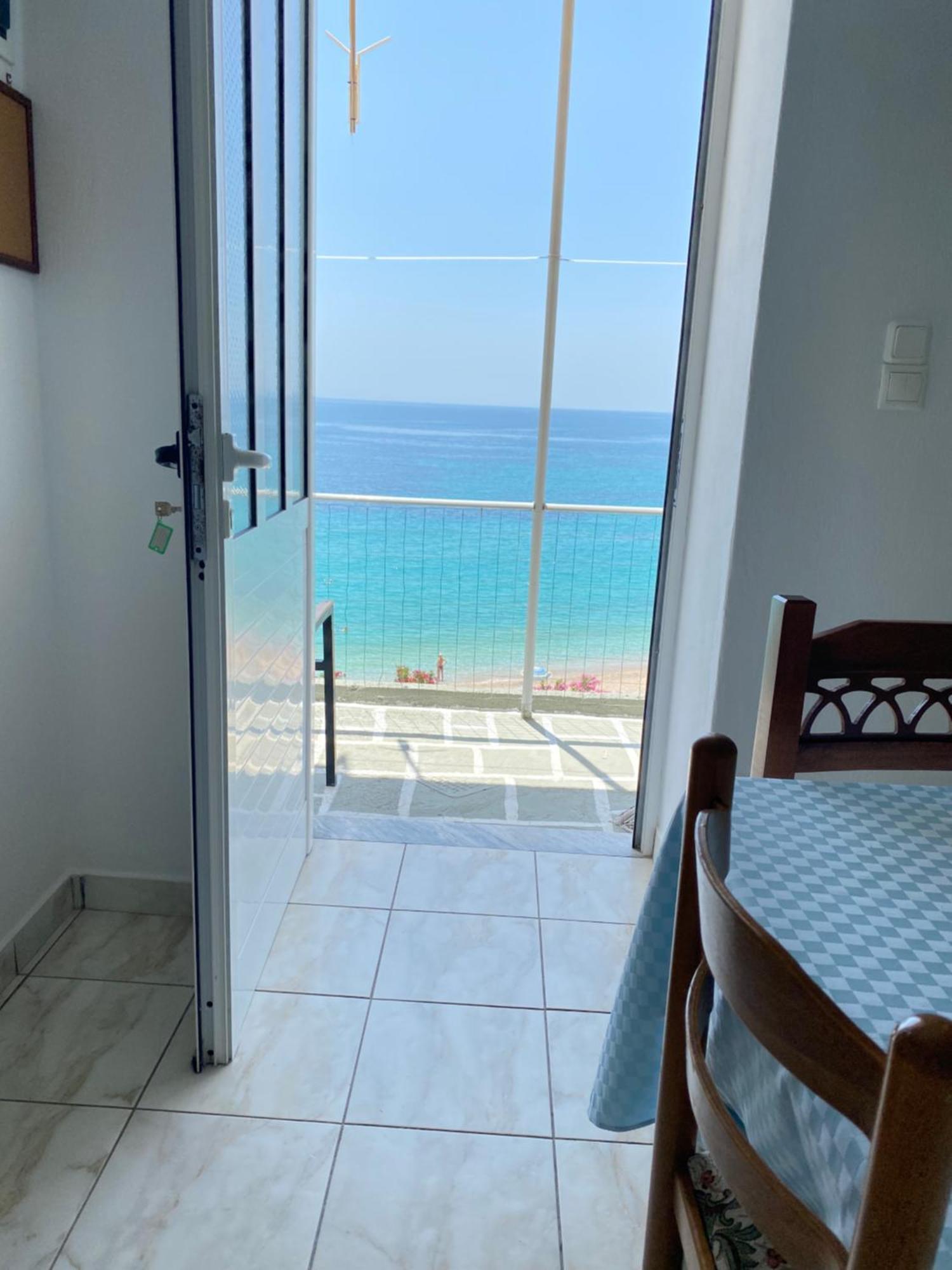 Veronika'S Apartment Himare Eksteriør bilde